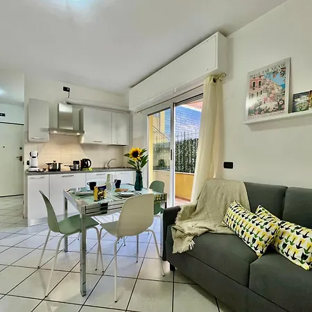 Apartment 100 Meters From The Sea, Free Parking, Wifi