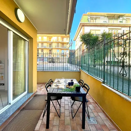 Apartment 100 Meters From The Sea, Free Parking, Wifi