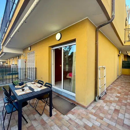 100 Meters From The Sea, Free Parking, Wifi * Ceriale