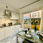 100 Meters From The Sea, Free Parking, Wifi 아파트 *